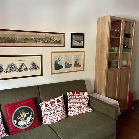 Appartamento Cervinia Fronte Funivie 布勒伊-切尔维尼亚 外观 照片