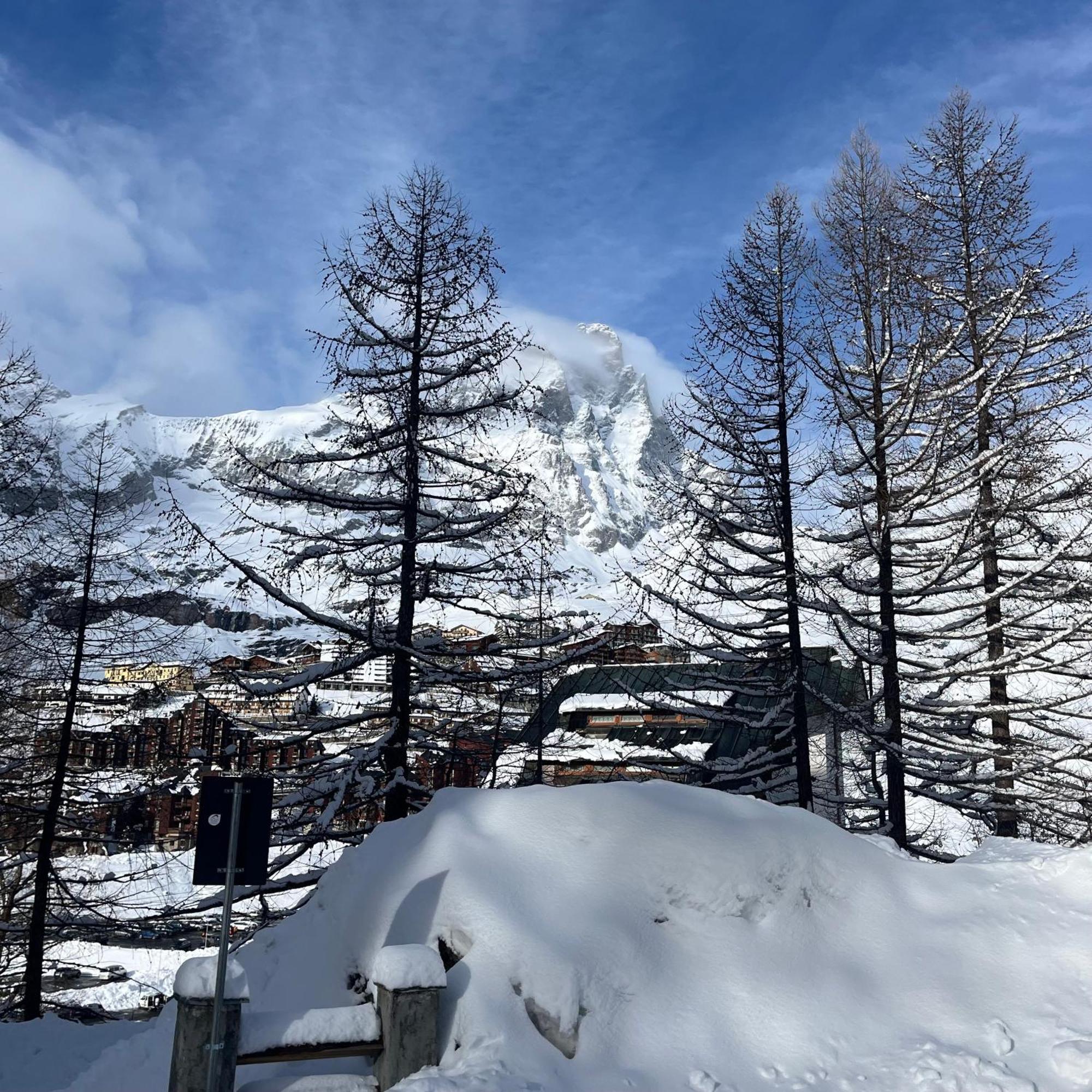 Appartamento Cervinia Fronte Funivie 布勒伊-切尔维尼亚 外观 照片